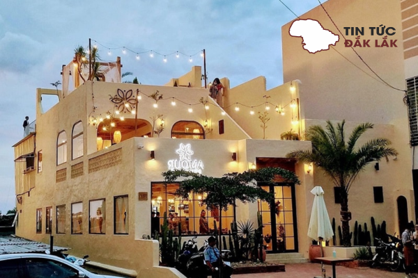 Amour Bistro & Cafe BMT