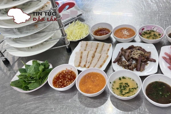 Bánh Ướt Chồng Dĩa 1K