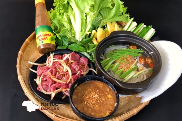 Bò Nhúng Me
