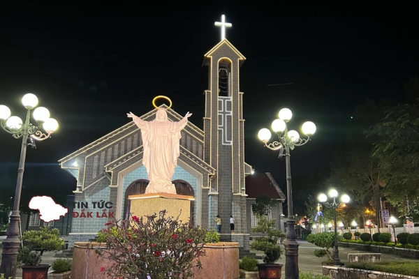 Cách Di Chuyển Đến Nhà Thờ