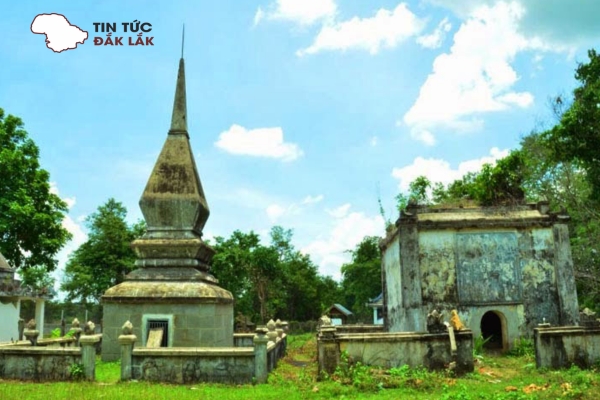Đôi Nét Về Mộ Vua Săn Bắt Voi Khunjunob