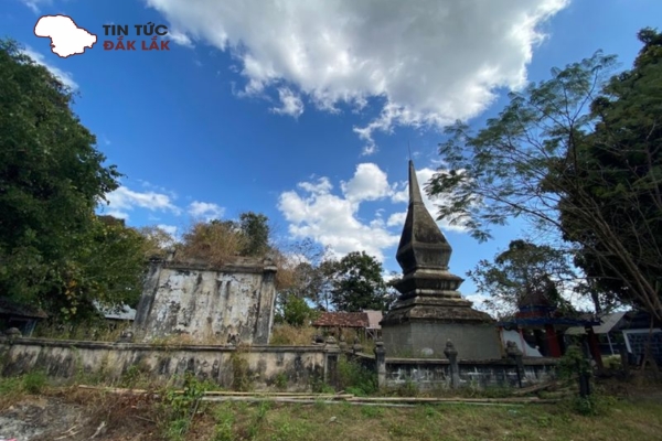 Hướng Dẫn Tham Quan Mộ Vua Voi Khunjunob